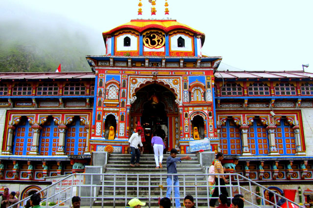 Badrinath Ek Dham Yatra by Helicopter